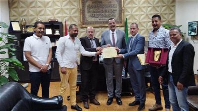 تكريم شخصين أعادا لوحة أثرية بشبرا الخيمة لوزارة الثقافة