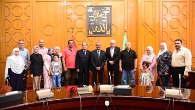 محافظ الإسماعيلية يكرم أوائل الشهادة الإعدادية وأبطال العالم في المصارعة