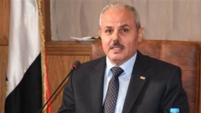 رئيس جامعة قناة السويس يتابع امتحانات الدراسات العليا بكليتي الآداب والتربية