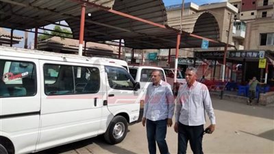 جولة تفقدية لمتابعة مجمع مواقف سيارات الأجرة بكفر الشيخ