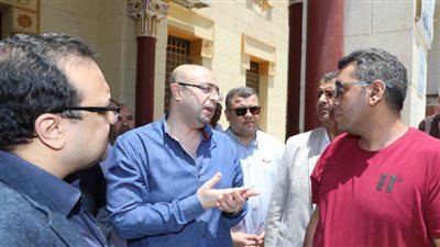 محافظ بني سويف يستمع لشكاوى المواطنين ويوجه بدراستها ومتابعة الحلول 