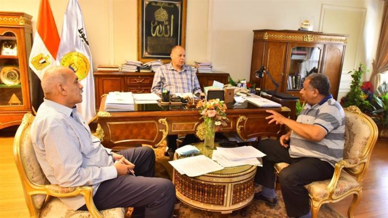 لقاء محافظ أسيوط