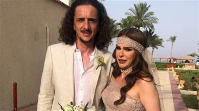 دنيا عبد العزيز: خبر انفصالي جالي وأنا في فرحي