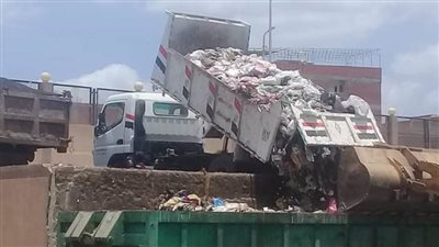 نقل ٣٥٦٠ طن قمامة ومخلفات لمصانع التدوير في حملة مكبرة بالبحيرة