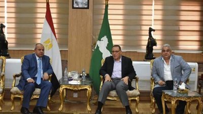 محافظ الشرقية يلتقي رئيس مجلس إدارة شركة القناة لتوزيع الكهرباء