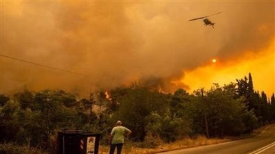 اندلاع حريق في جزيرة إيفيا باليونان والسلطات تخلي إحدى القرى