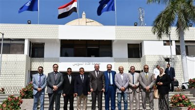 رئيس جامعة القناة ورئيس الهيئة العامة للاعتماد والرقابة الصحية يفتتحان برنامج التوعية