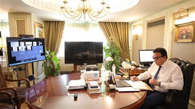 وزير التعليم العالي يوجه بتكليف أطباء للعمل بالمستشفى التابع لمعهد تيودور بلهارس