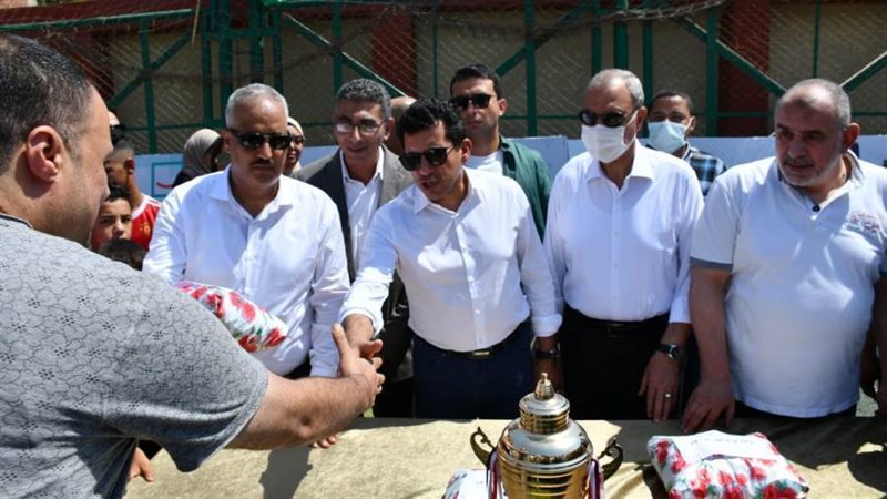 تسليم الجوائز