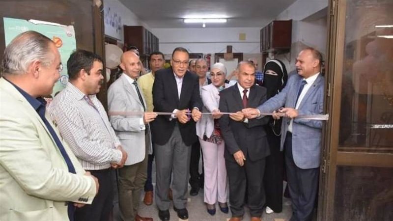 محافظ الشرقية أثناء