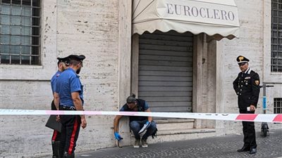 الفاتيكان.. الشرطة تطلق النار على سيارة اقتحمت طوقا أمنيا