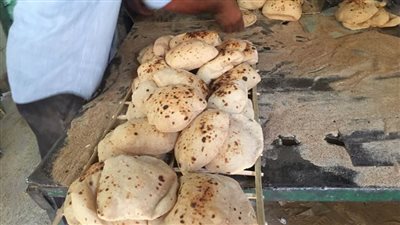 استمرار حملات التموين على الأسواق والمحلات التجارية والمخابز بالإسماعيلية