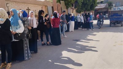 39 ألف طالب وطالبة يؤدون امتحان مادتي التربية الدينية والوطنية بالمنيا 