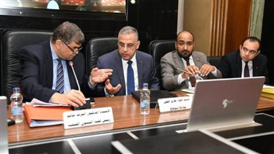 محافظ سوهاج يشهد اجتماع لجنة الشئون الصحية بمجلس النواب