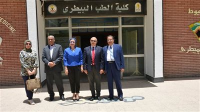  مجلس كلية الطب البيطري يُكرم رئيس جامعة أسيوط لجهوده في تطوير الكلية والنهوض بها خلال السنوات الأربعة الماضية