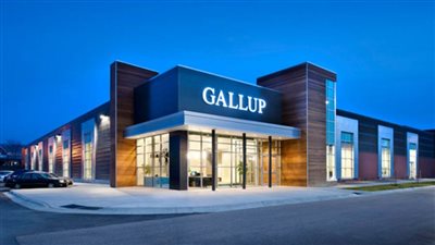 مؤسسة أمريكية: 88% من الأمريكيين المستطلعة آراؤهم يعتقدون أن الهواتف الذكية جعلت حياتهم أفضل