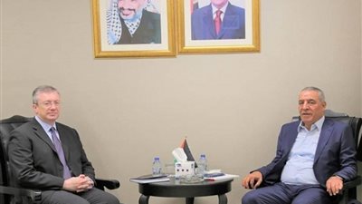أمين سر منظمة التحرير يبحث مع القنصل اليوناني بالقدس آخر مُستجدات القضية الفلسطينية