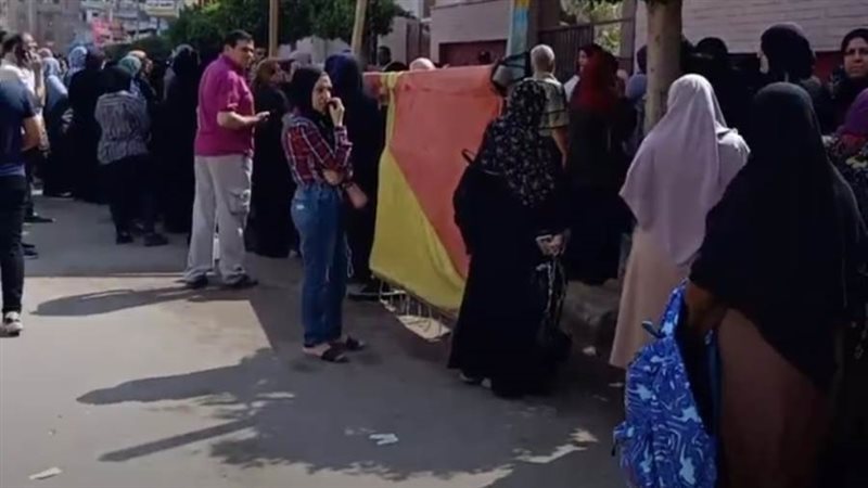 الطلاب أمام اللجان