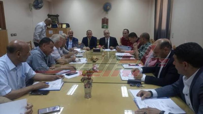 خلال الاجتماع