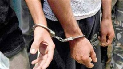 القبض على شقيقين قتلا حارسًا لخلافات على بيع المواد المخدرة بالعبور 