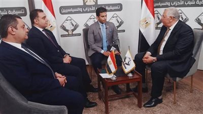 محمد السباعي في صالون 