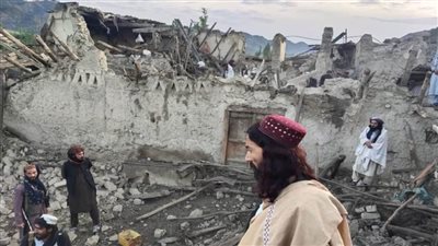 مصرع 130 شخصا على الأقل في زلزال بأفغانستان
