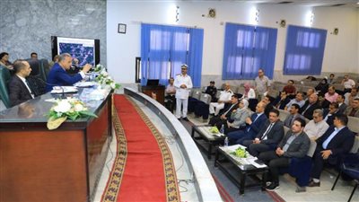 محافظ سوهاج يترأس الاجتماع الدوري الأسبوعي مع القيادات التنفيذية بالمحافظة  