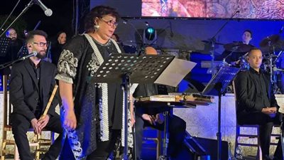 وزيرة الثقافة تعزف في حفل للجاليات المصرية والعربية في روما 