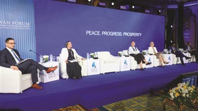 المشاركون بمنتدى 