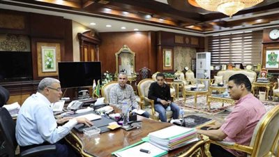 لتحسين الخدمات .. محافظ المنيا يستقبل وفد برنامج التنمية المحلية بصعيد مصر 