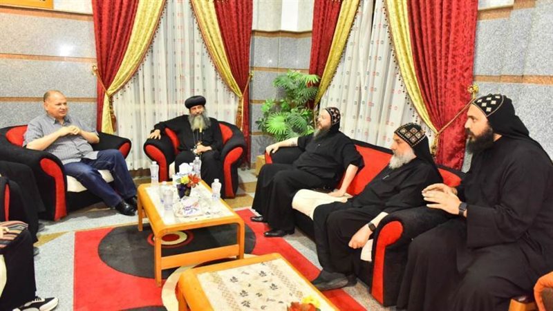 محافظ أسيوط بالدير