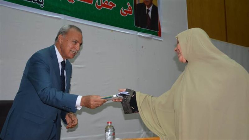 تسليم تأشيرة لحاجة