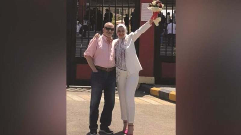 هاجر أشرف عباس ووالدها