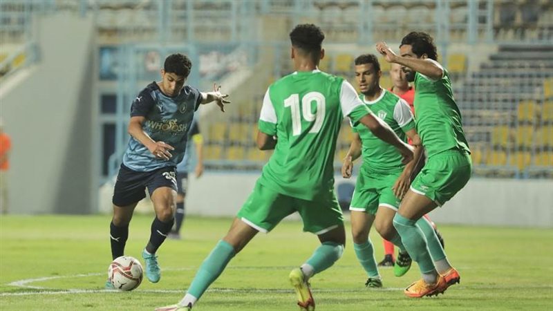 بيراميدز يسحق ايسترن