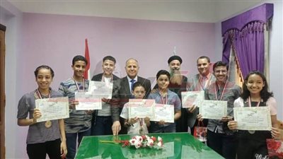 عبد الله يكرم الفائزين بمسابقة الثقافة المسيحية بتعليم كفر الشيخ