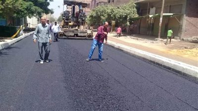ضمن مشروعات الخطة المركزية.. رصف 5 شوارع بحي شرق ملوي جنوب المنيا