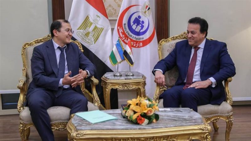 خالد عبدالغفار مع