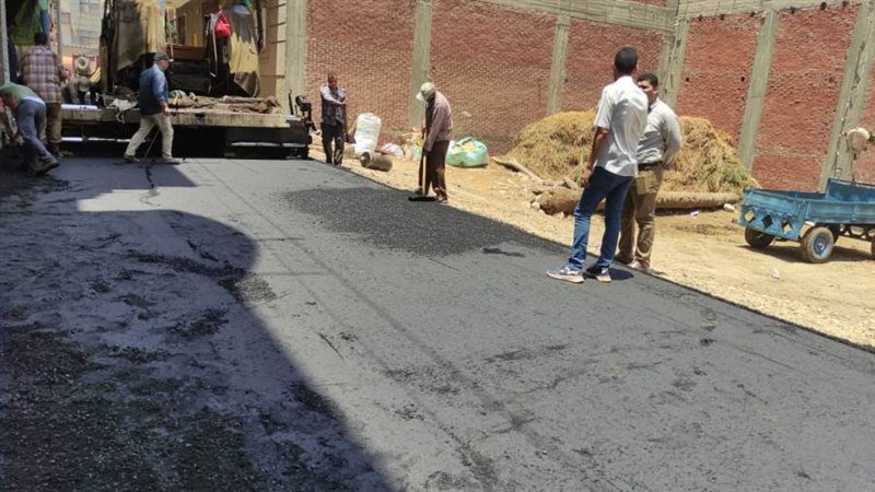 رصف ١٠٠٠ طريق بمدن