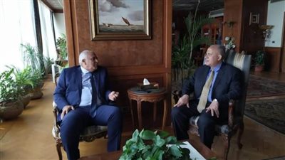 وزير الري يبحث موقف المشروعات المائية في الوادي الجديد