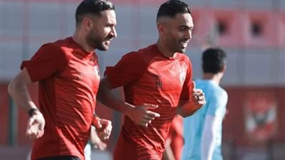 طبيب الأهلي يؤكد جاهزية معلول والشحات وعبد المنعم لمواجهة سموحة في الدوري