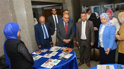 رئيس جامعة أسيوط يشهد مهرجان مشروعات التخرج الطلابية 