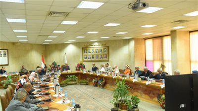 مجلس جامعة أسيوط يصدر قرارًا بإقالة عميدة معهد جنوب مصر للأورام 