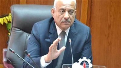 محافظ السويس يصدق على 250 حالة تصالح على مخالفات البناء بحي عتاقة