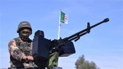 الجيش الجزائري: ضبط ٣ عناصر دعم للجماعات الإرهابية و١٦٦ مهاجرًا غير شرعي خلال أسبوع