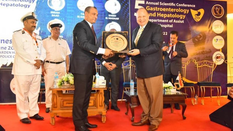 محافظ أسيوط يشهد