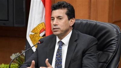 استقبال رسمي لأبطال الجمباز والتنس والرماية بمطار القاهرة