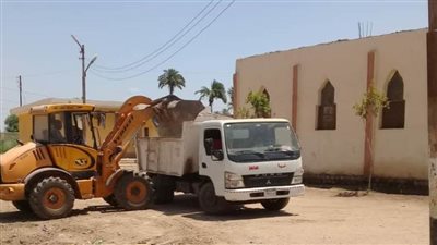 رفع 90 طن مخلفات بالفشن وإزالة التعديات بدائرة مركز ببا