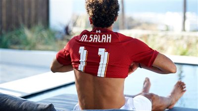 رسميًا.. ليفربول يعلن توقيع محمد صلاح على عقد طويل الأمد