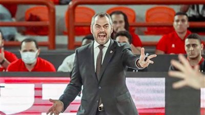 الأهلي يمدد عقد الإسباني أوجستي لموسمين إضافيين