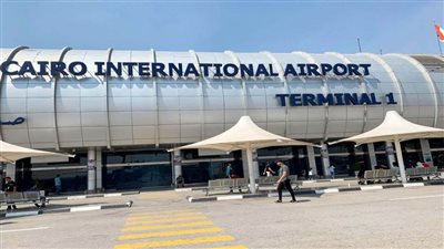 إجراء تجربة طوارئ لعملية إخلاء بمجمع البضائع بمطار القاهرة